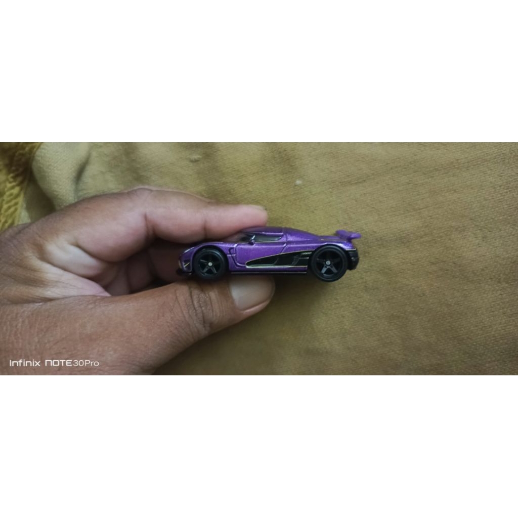 hotwheels koenigsegg agera r