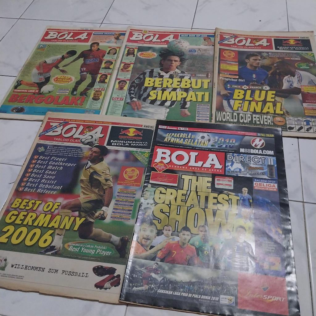 Sepaket 5pcs Tabloid Bola Jadul Tahun 1999-2010
