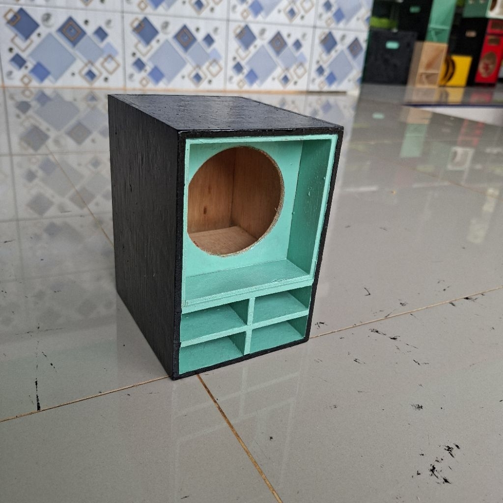 BOX SPEAKER 3 INC