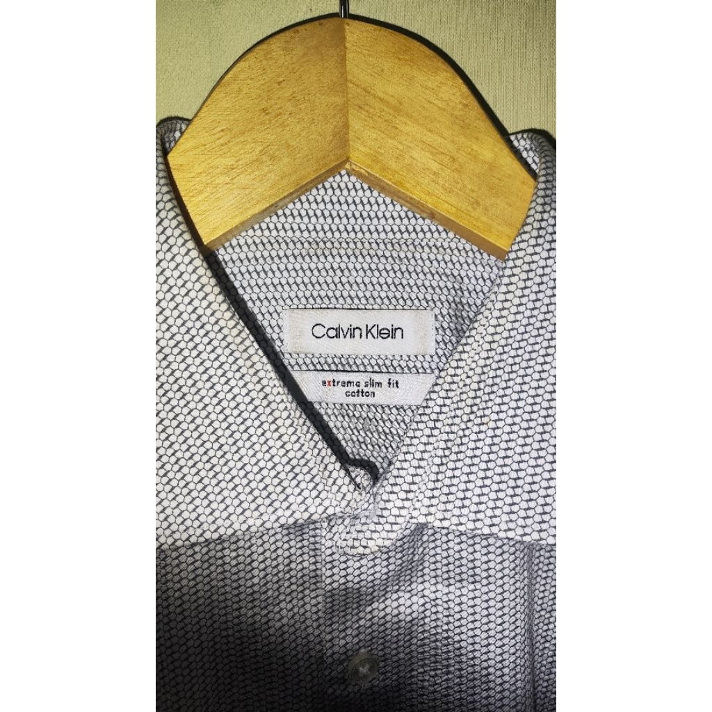 Kemeja Calvin Klein