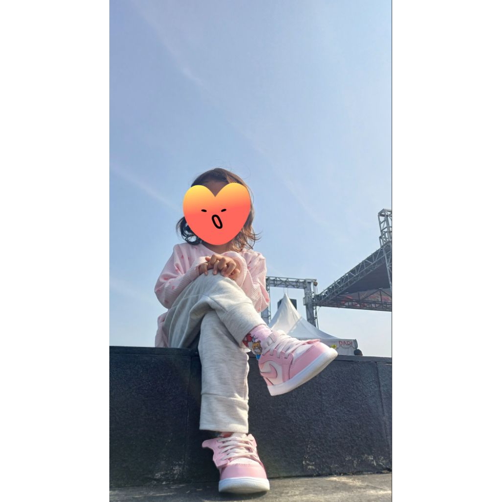 (PRELOVED) Sepatu Anak AirJordan1 Low Pink White size 25