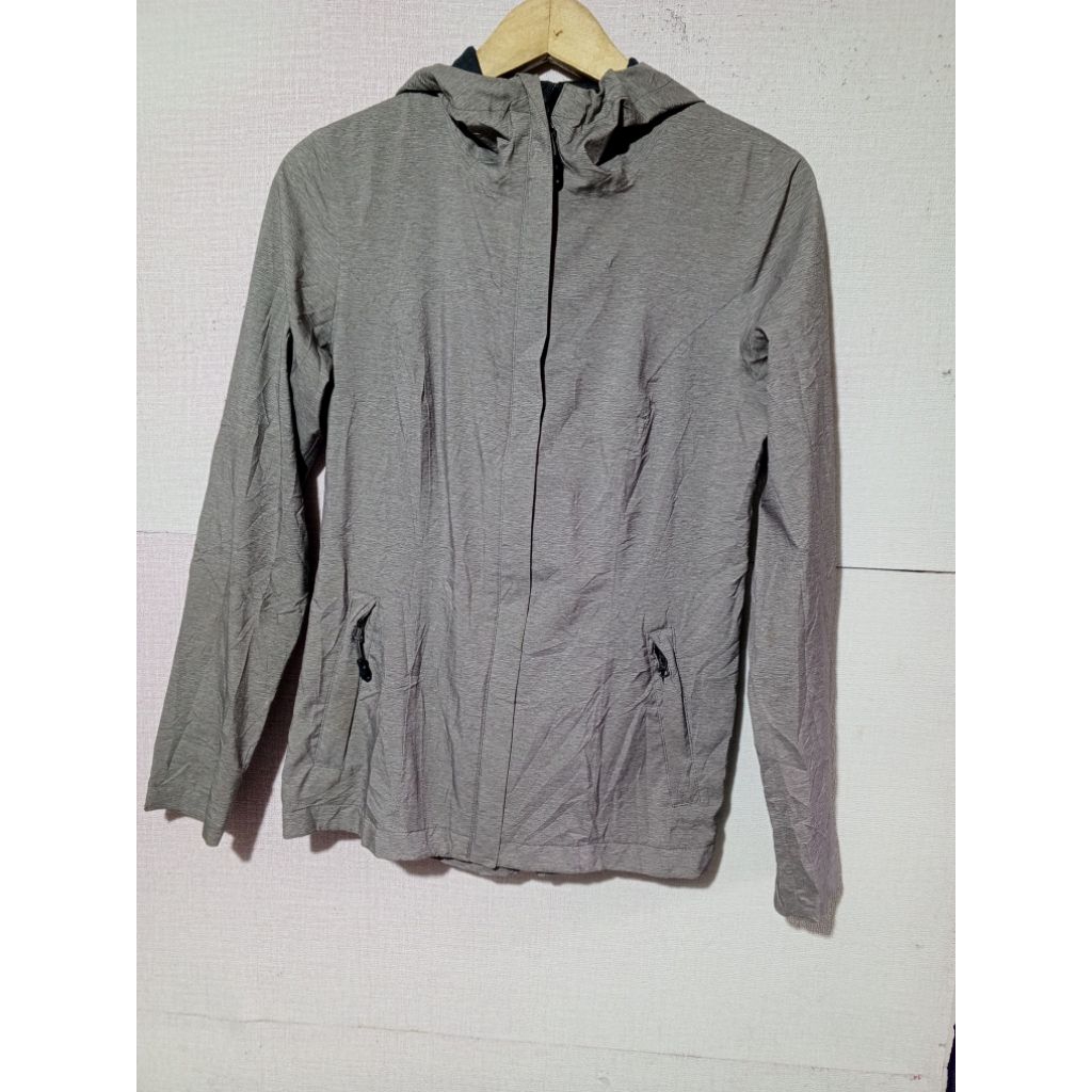 baju jacket  Hoodie running joging wIi32 size S second