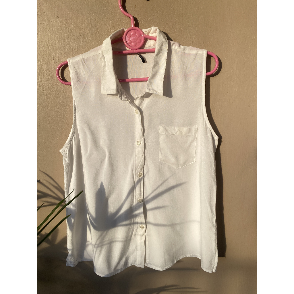 (PRELOVED) COLORBOX SLEEVELESS - KEMEJA/INNER WARNA PUTIH