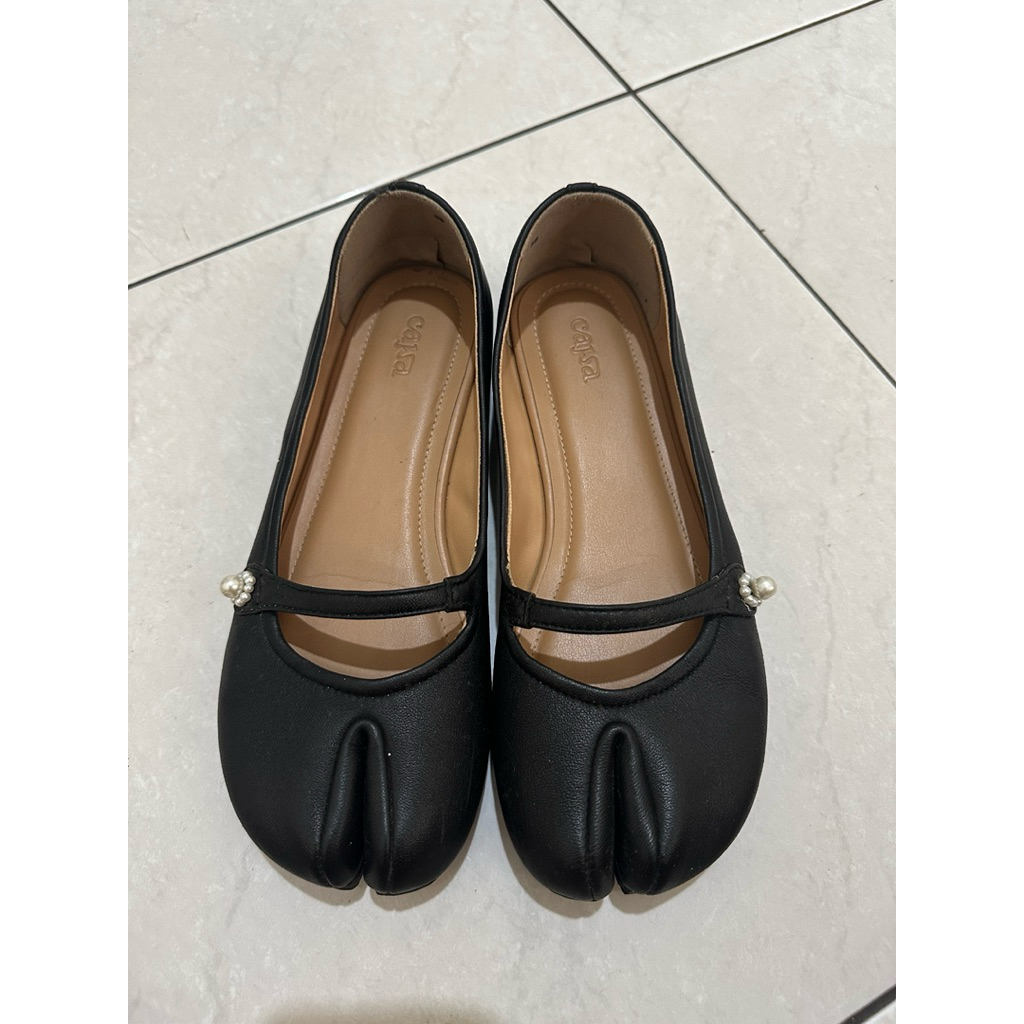 Preloved CAJSA Aoki Black Tabi Flats