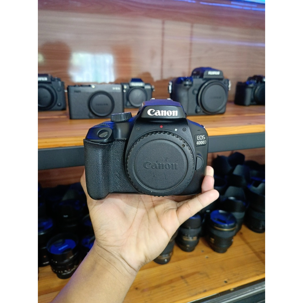 CANON EOS 4000D