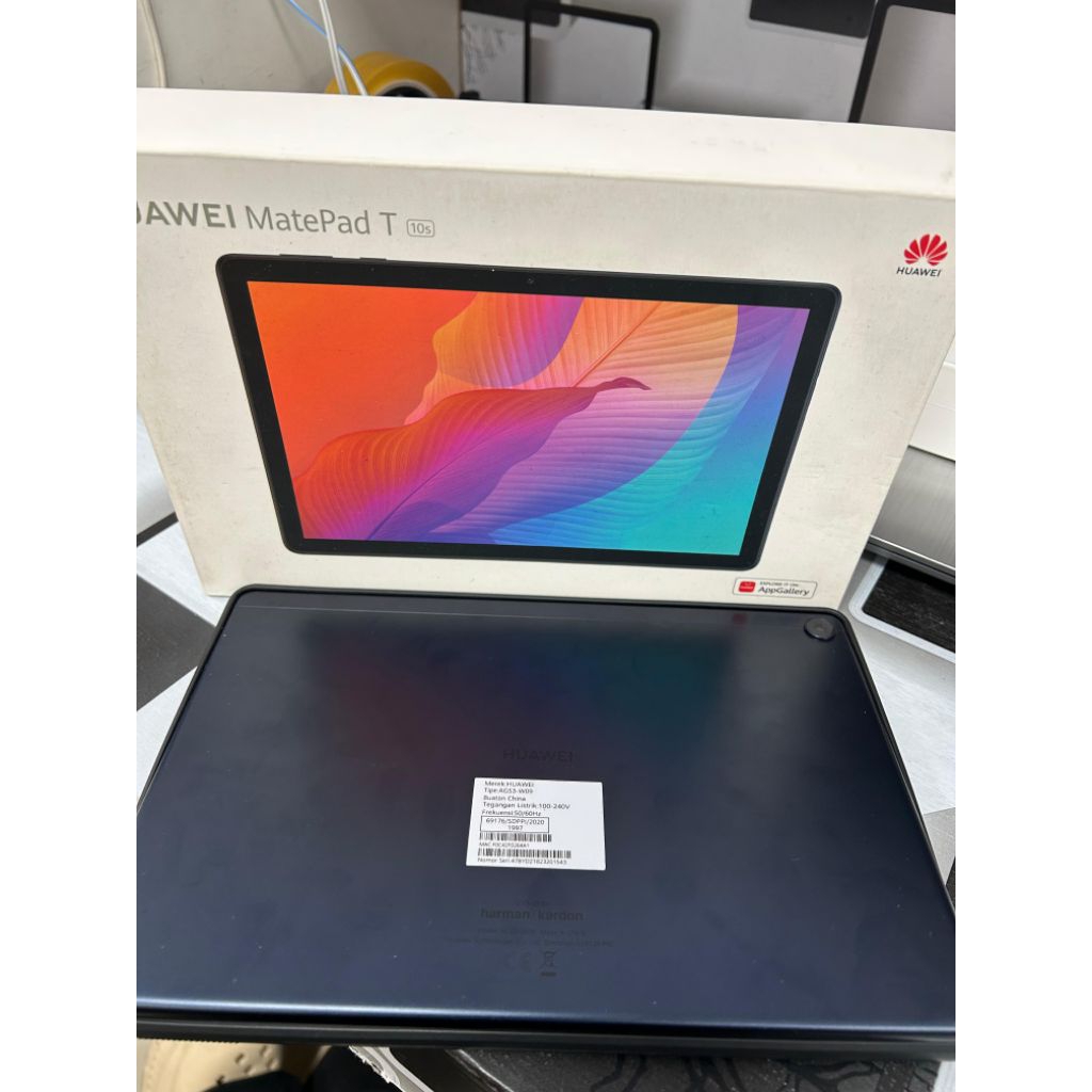 Huawei matepad T10s3/64 fullset free sofcase.