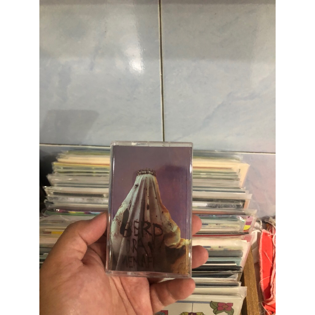 Kaset Pita Feast - Beberapa Orang Memaafkan