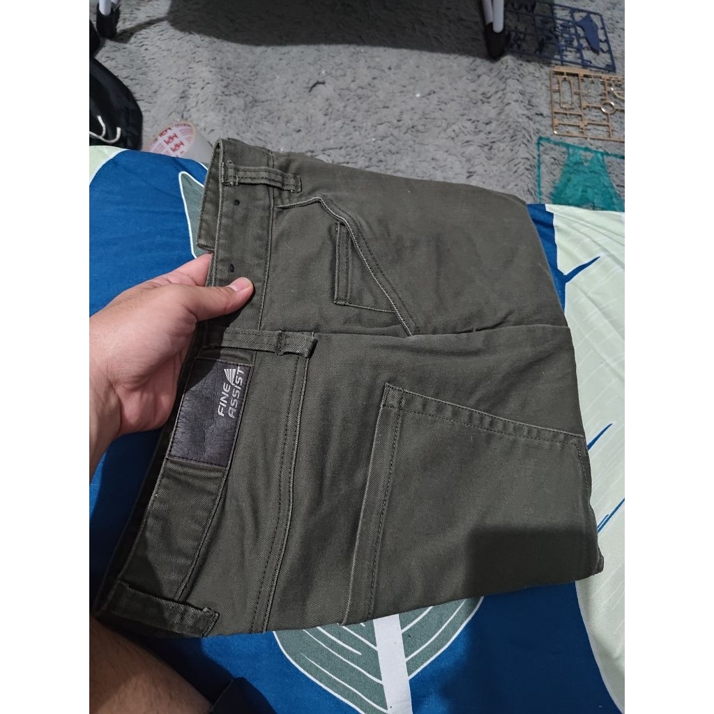 Celana Panjang Chinos Semi Cargo Fine Assist Stretch Style Olive/Army size 33 Slim seken