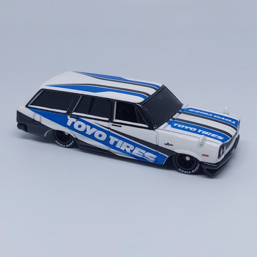 Hot Wheels Premium 69 Nissan Skyline Van
