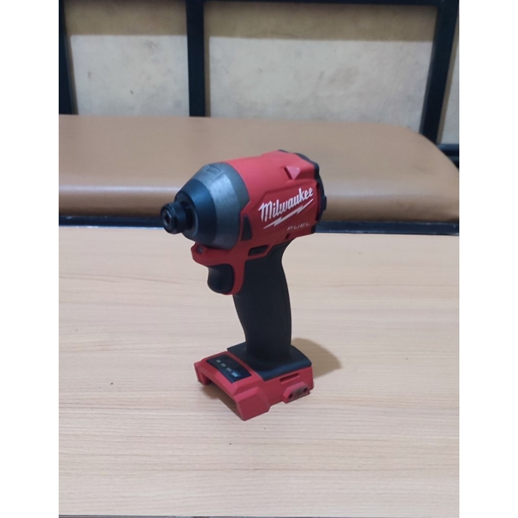 MILWAUKEE M18 2853-20 Impact Driver FueL BrushLess M18 Mesin Impact Driver Baterai Unit OnLy