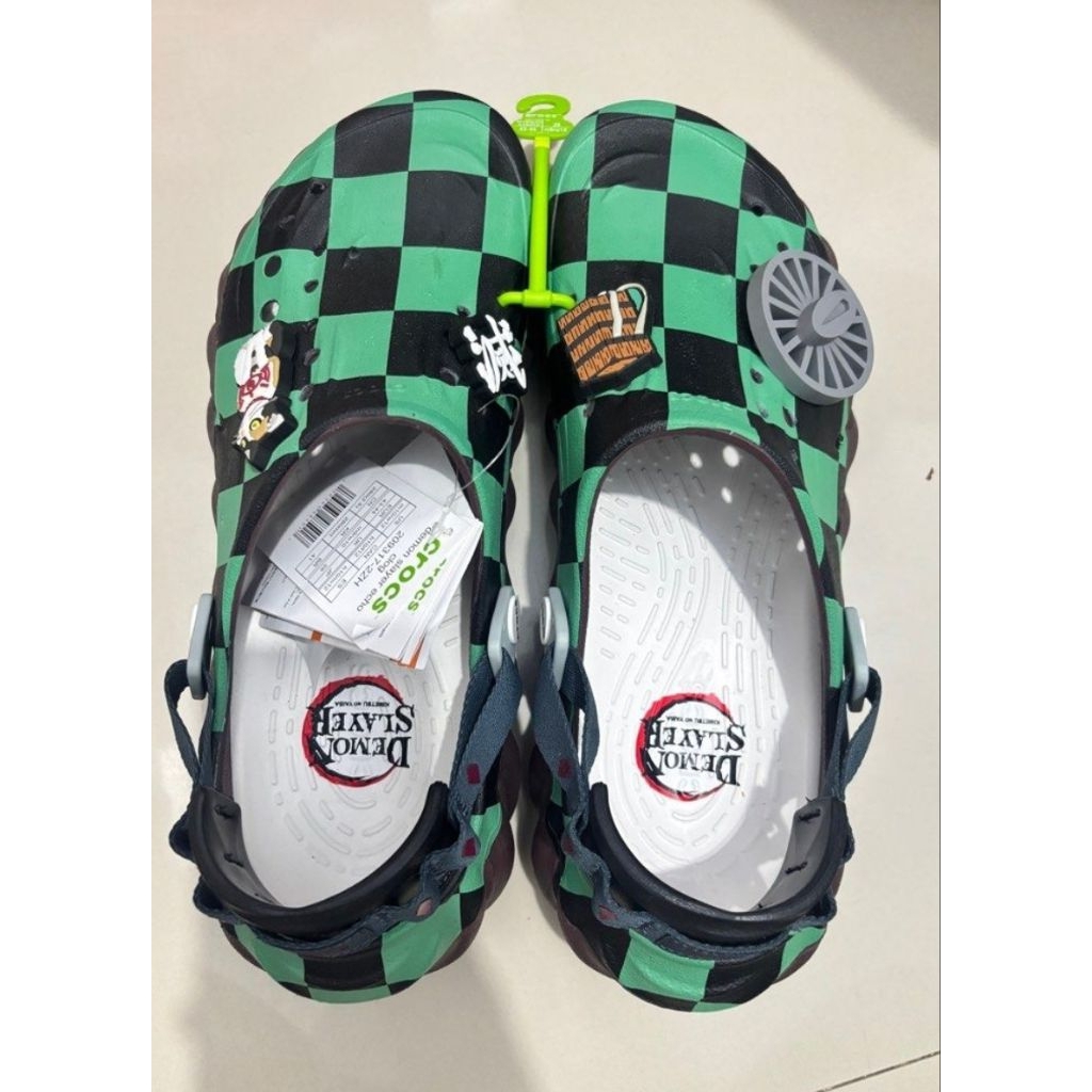 preloved sendal karet crocs demon slayer tanjiro size 43