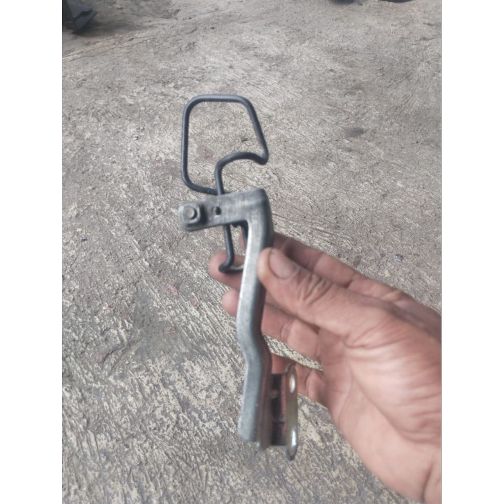 Breket dudukan selang rem depan Mio Smile Mio Soul Karbu