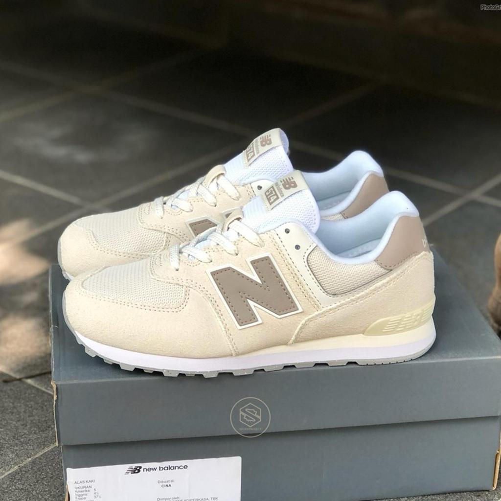 Sneakers New Balance Classic 574 GS Suede Beige Cream White Grey Black Original