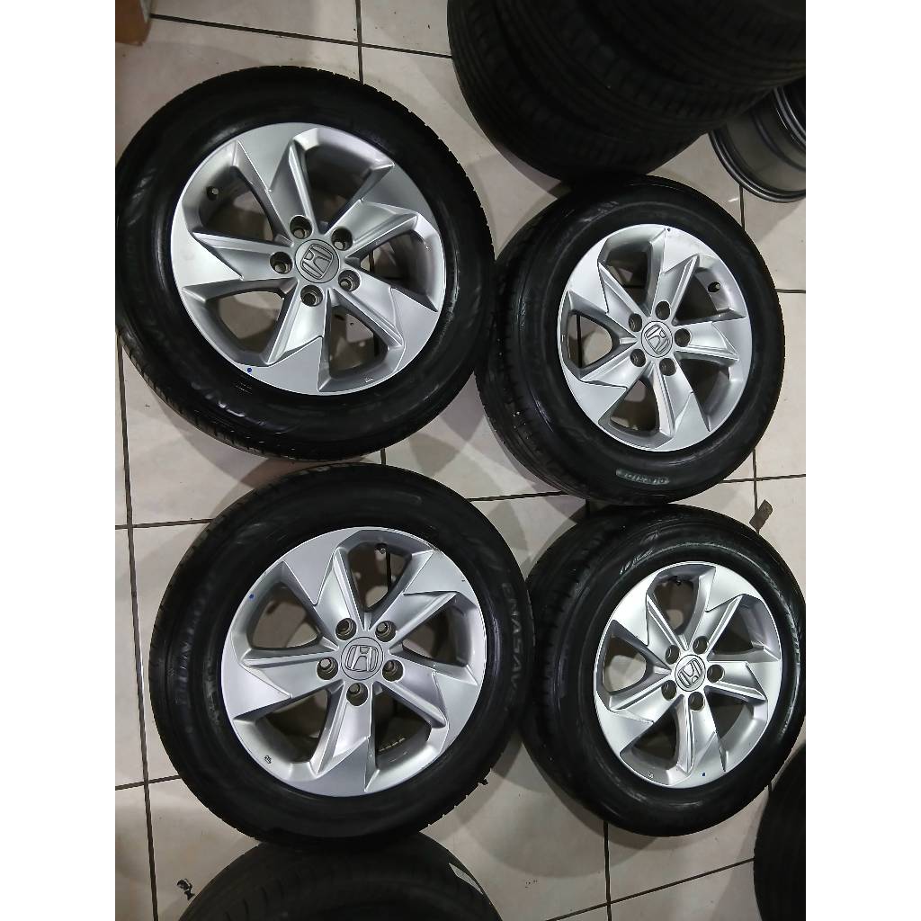 STD BRV R16X6 5X114 TE40 SILVER + DUNLOP 215 60 R16(70%)