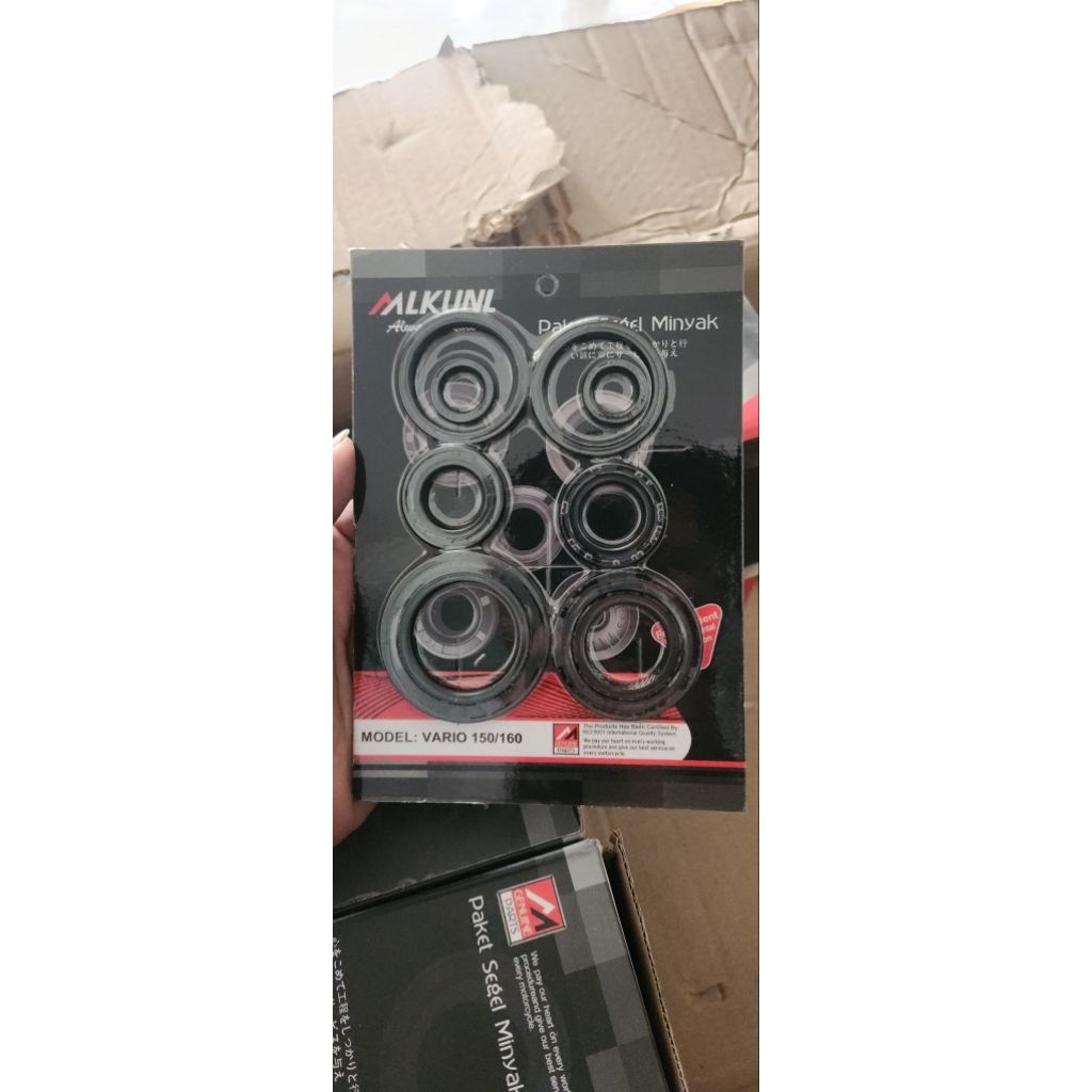 Oil Seal Mesin Komplit VARIO 150 / VARIO 160 Merek MLKUNL