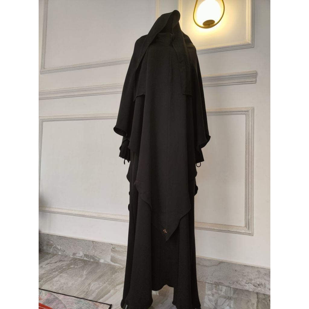 MALIKAH KHIMAR TIEBACK  VGC