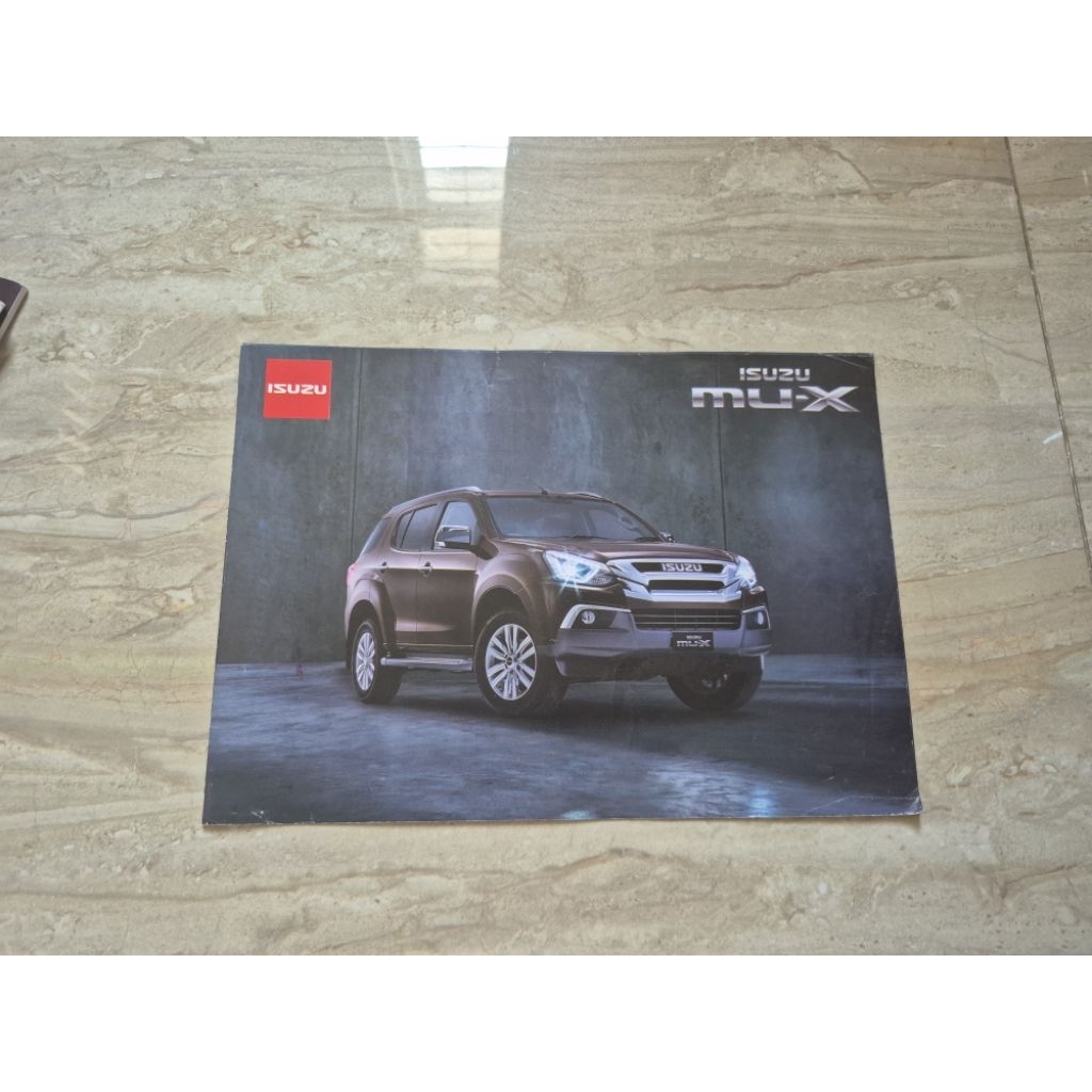 brosur katalog mobil isuzu mux 2018 flyer