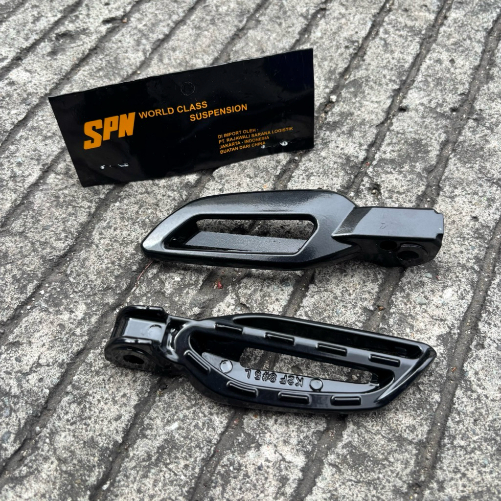 FOOTSTEP CLICK LIPAT SCOOPY ORIGINAL SPN WORLD CLASS UNIVERSAL