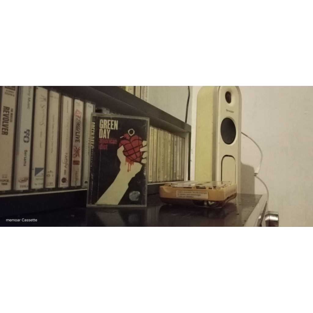 kaset pita green day album american Idiot