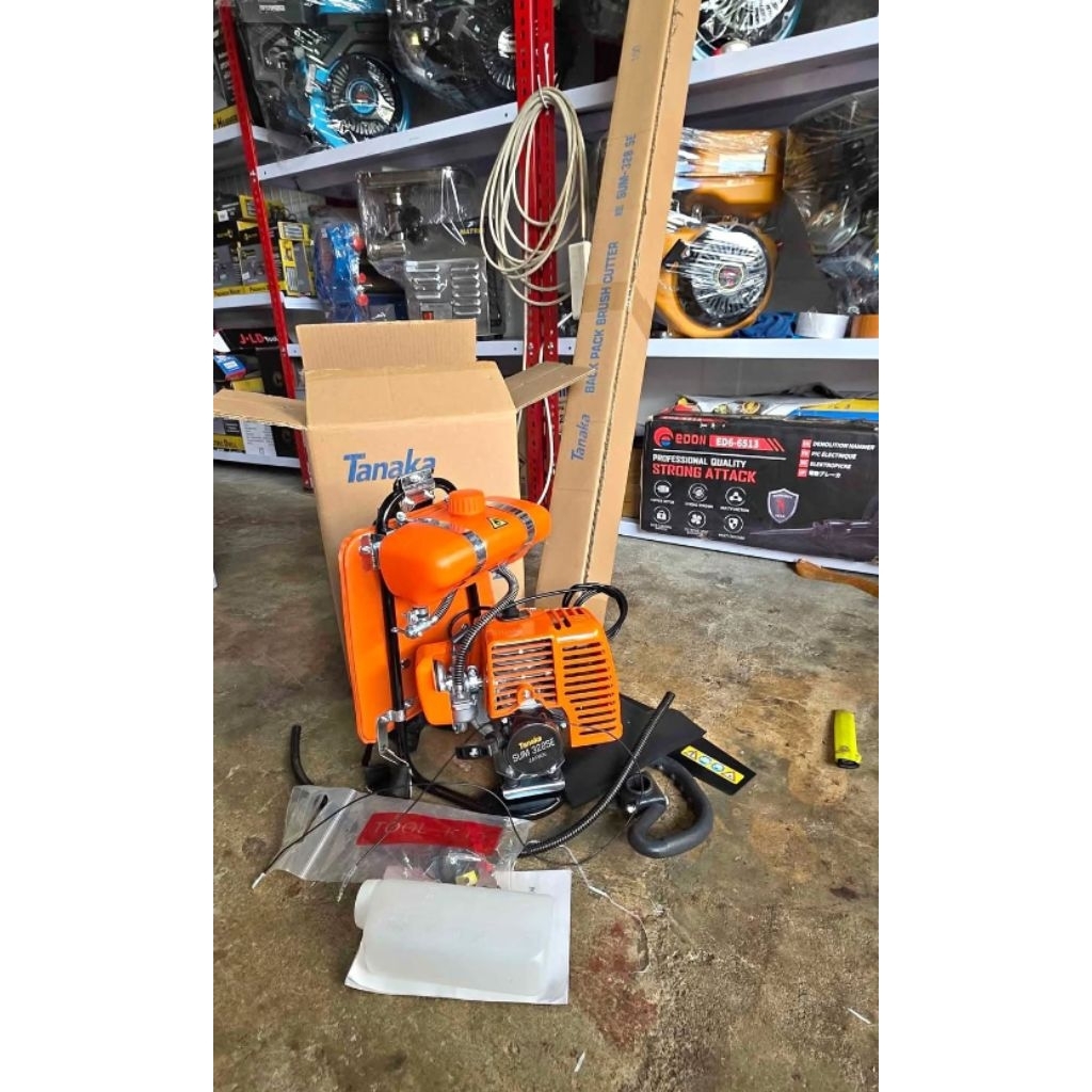 Mesin potong rumput Tanaka 2 tak / potong rumput gendong tanaka