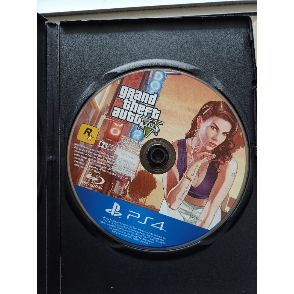 BD/kaset ps4 GTA 5