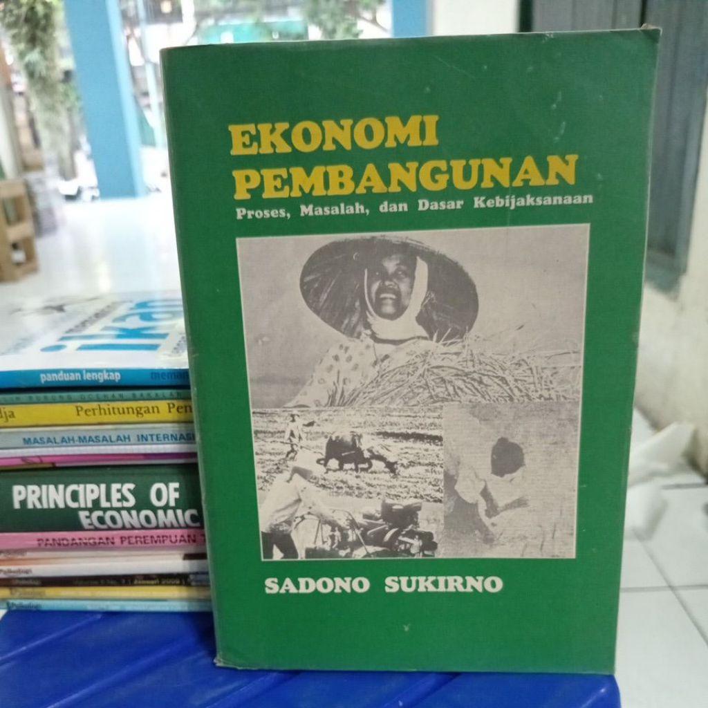 EKONOMI PEMBANGUNAN(SADONO SUKIRNO) BUKU BEKAS