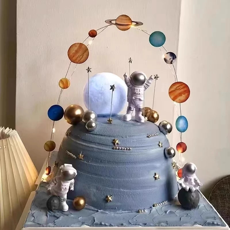 Topper Cake Astronot Luar Angkasa/Topper Tusukan Kue Karton Astronot HBD