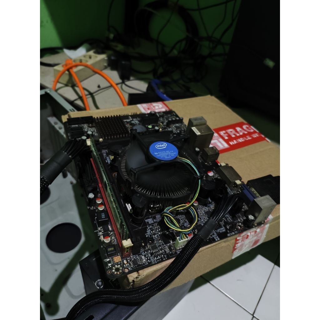 i7 3770K + Motherboard H61 + 4GB Ram DDR3