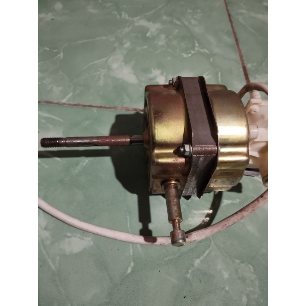 DINAMO COPOTAN KONDISI MATI , BEKAS KIPAS ANGIN SANEK harga per dinamo ya kak