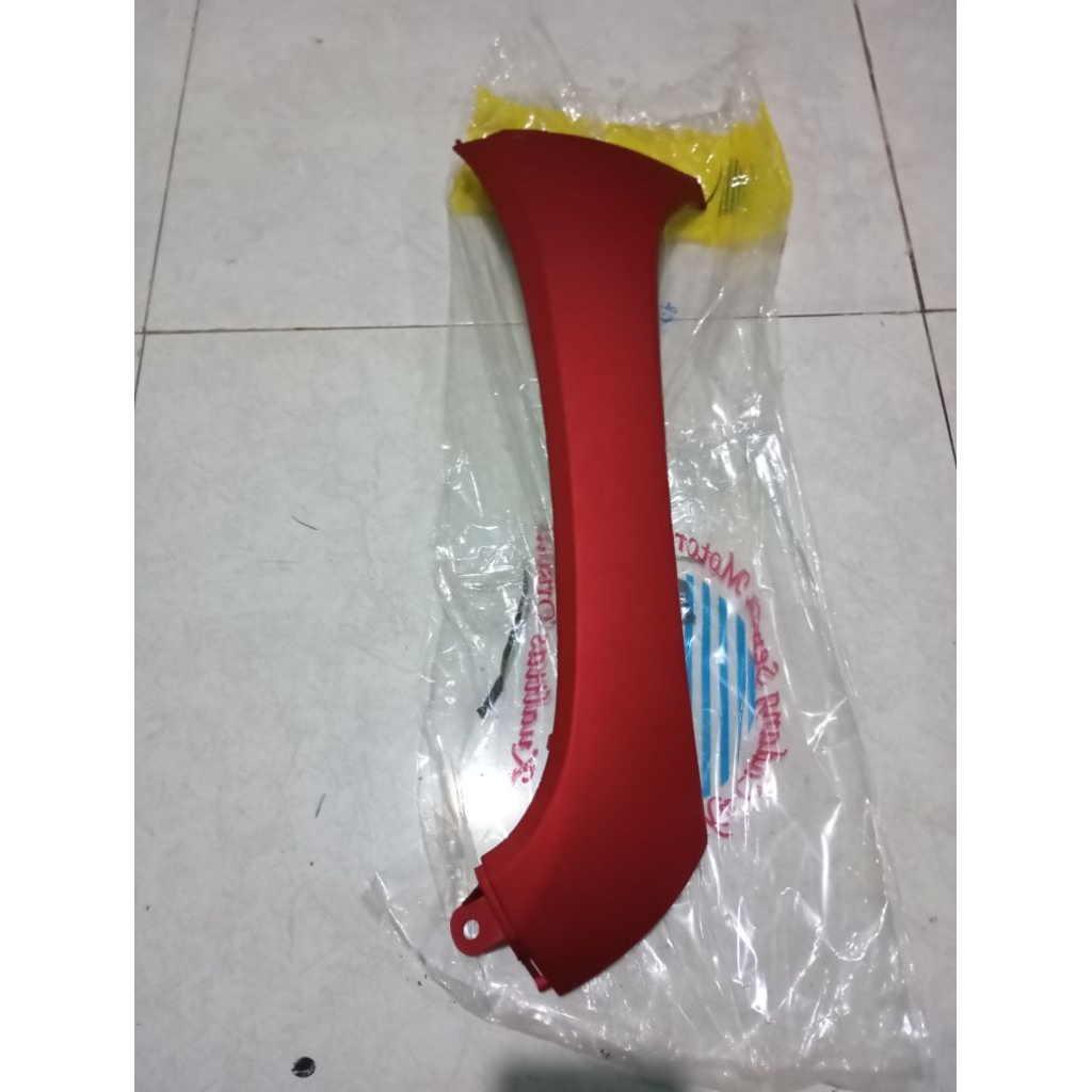 COVER SAYAP KANAN SCOOPY DONAT K93 2017 2019 MERAH DOFF WINNER