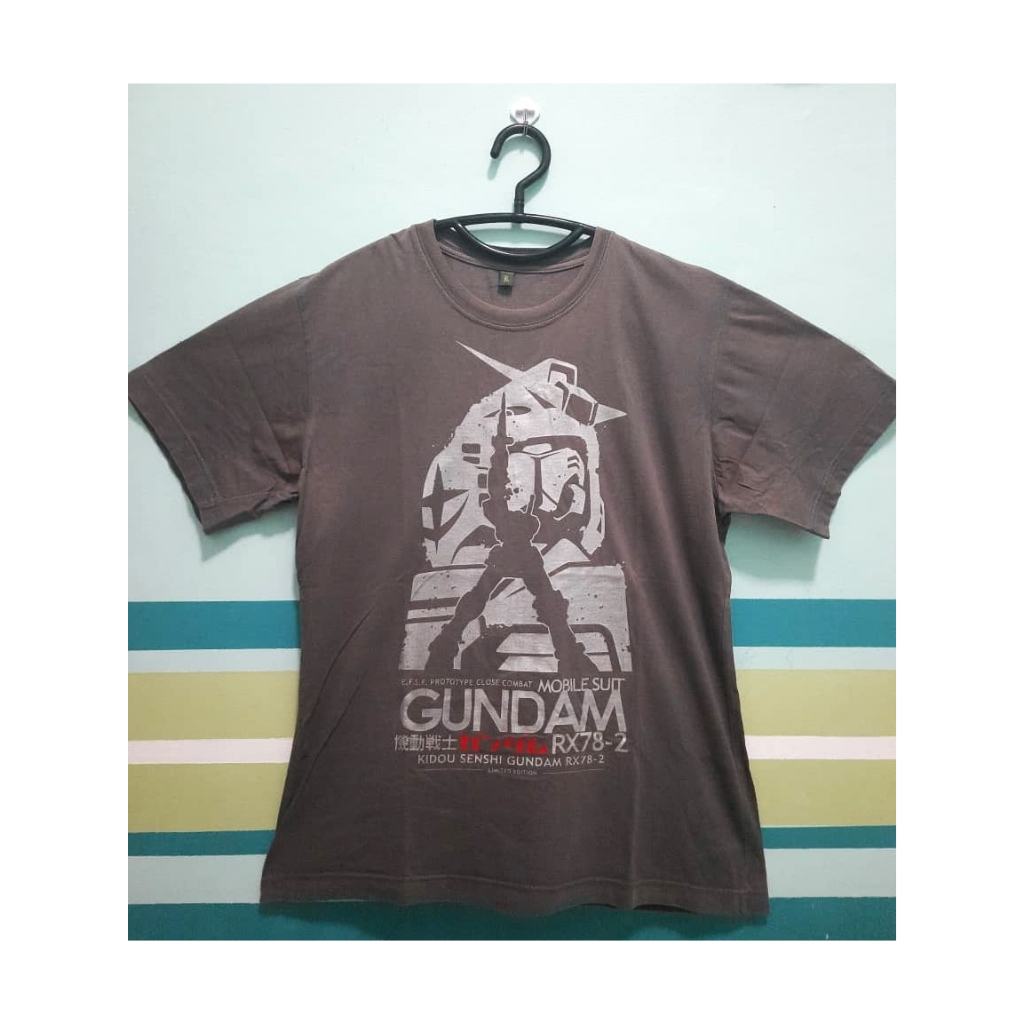 Preloved T-shirt RX Gundam by Gendam Gundam