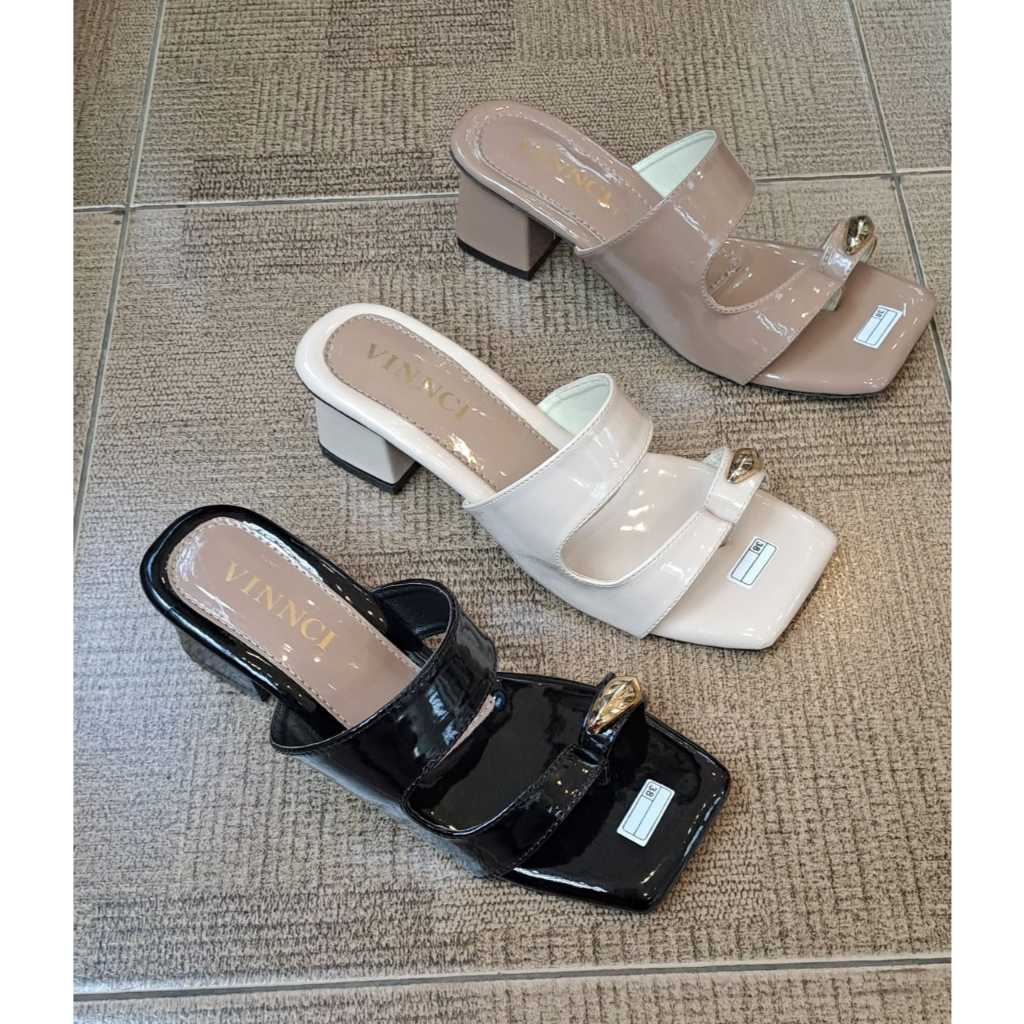 KDS | VNC Wanita Sandal Heels Glossy Jempol Sandal Glossy Square Toe Heels Model Jempol Emas Big Str