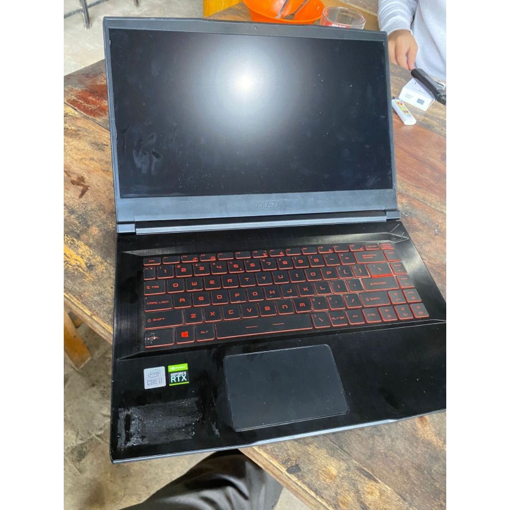 Laptop Gaming MSI GF65 matot RTX