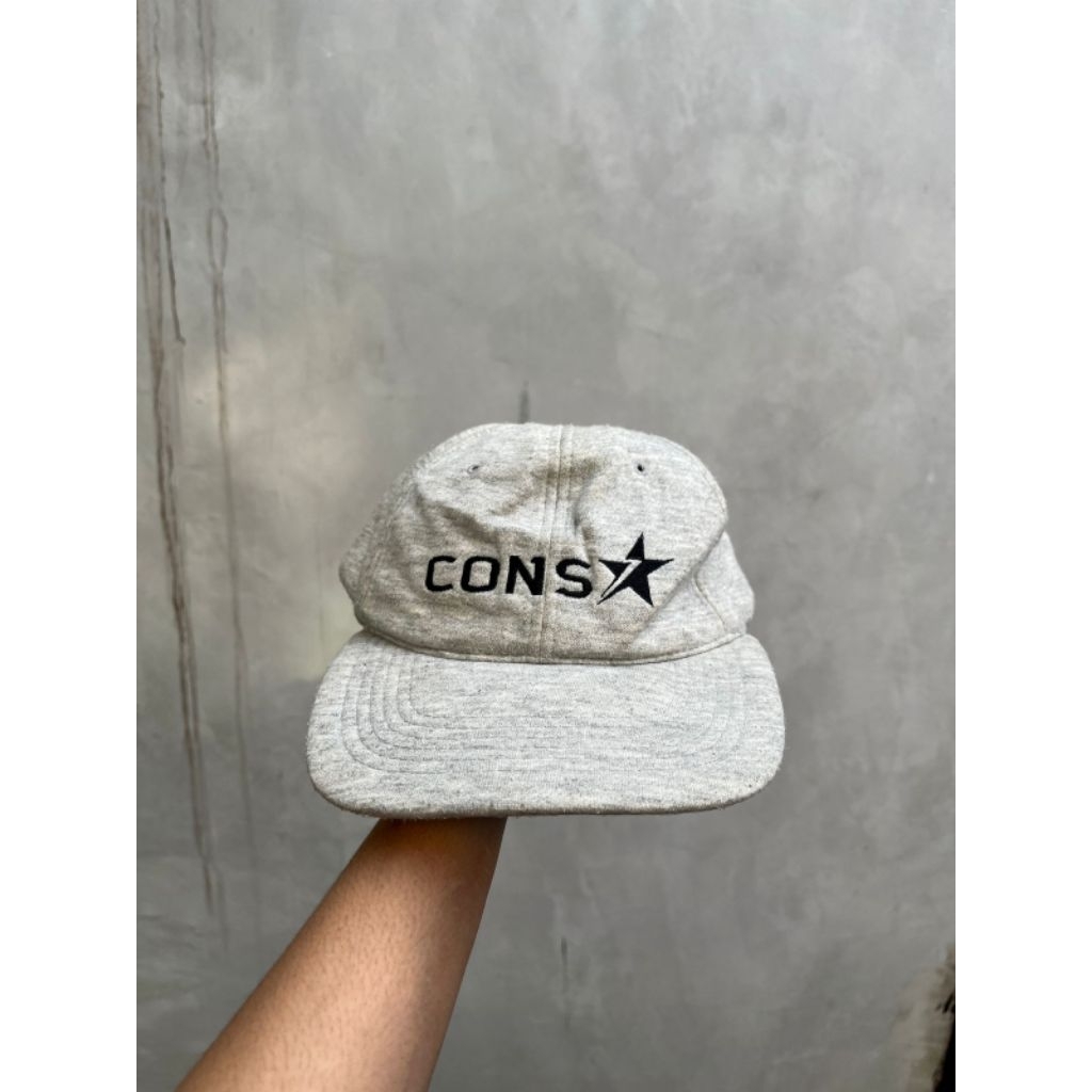 Topi Converse second