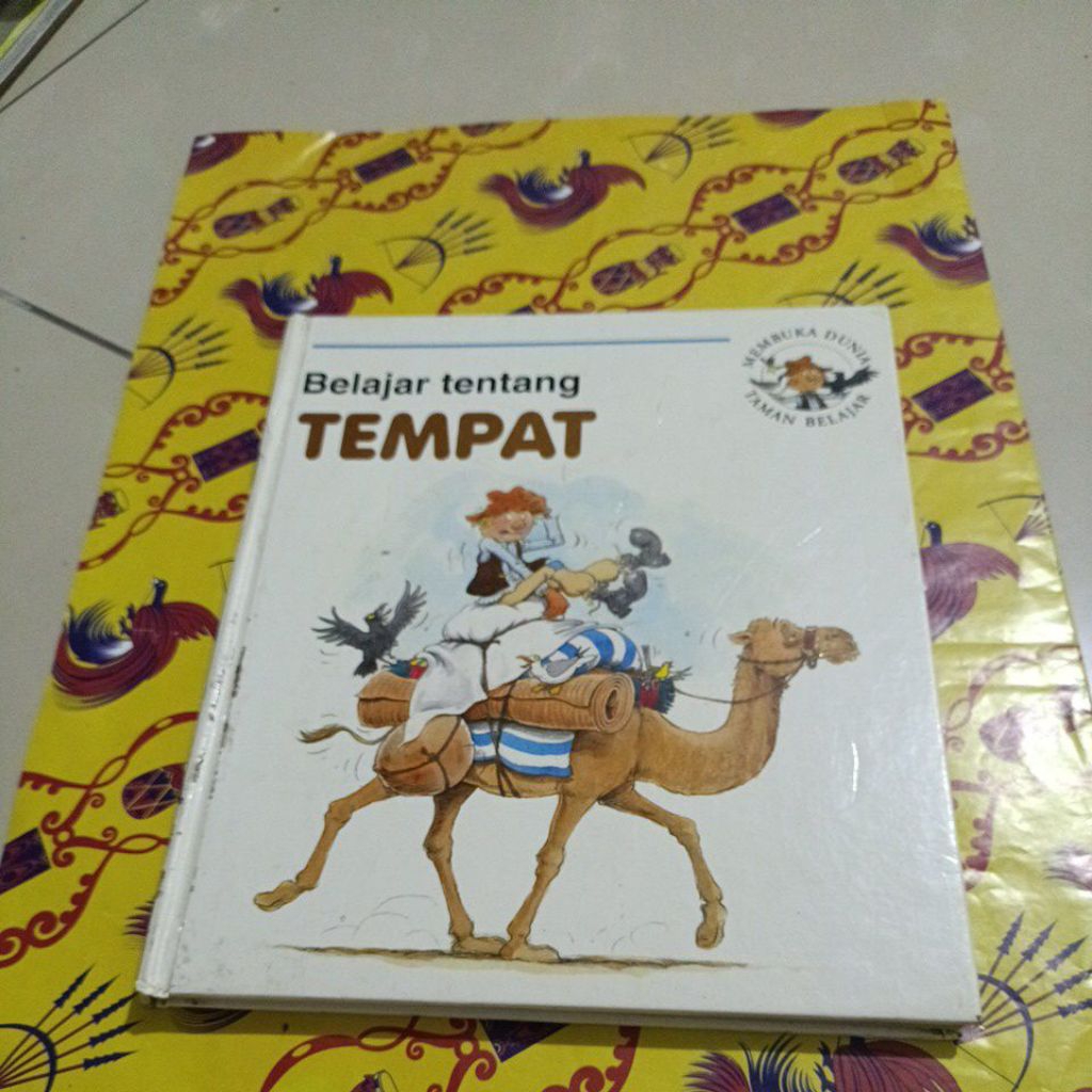 Buku Membuka Dunia Taman Belajar - Belajar Tentang Tempat