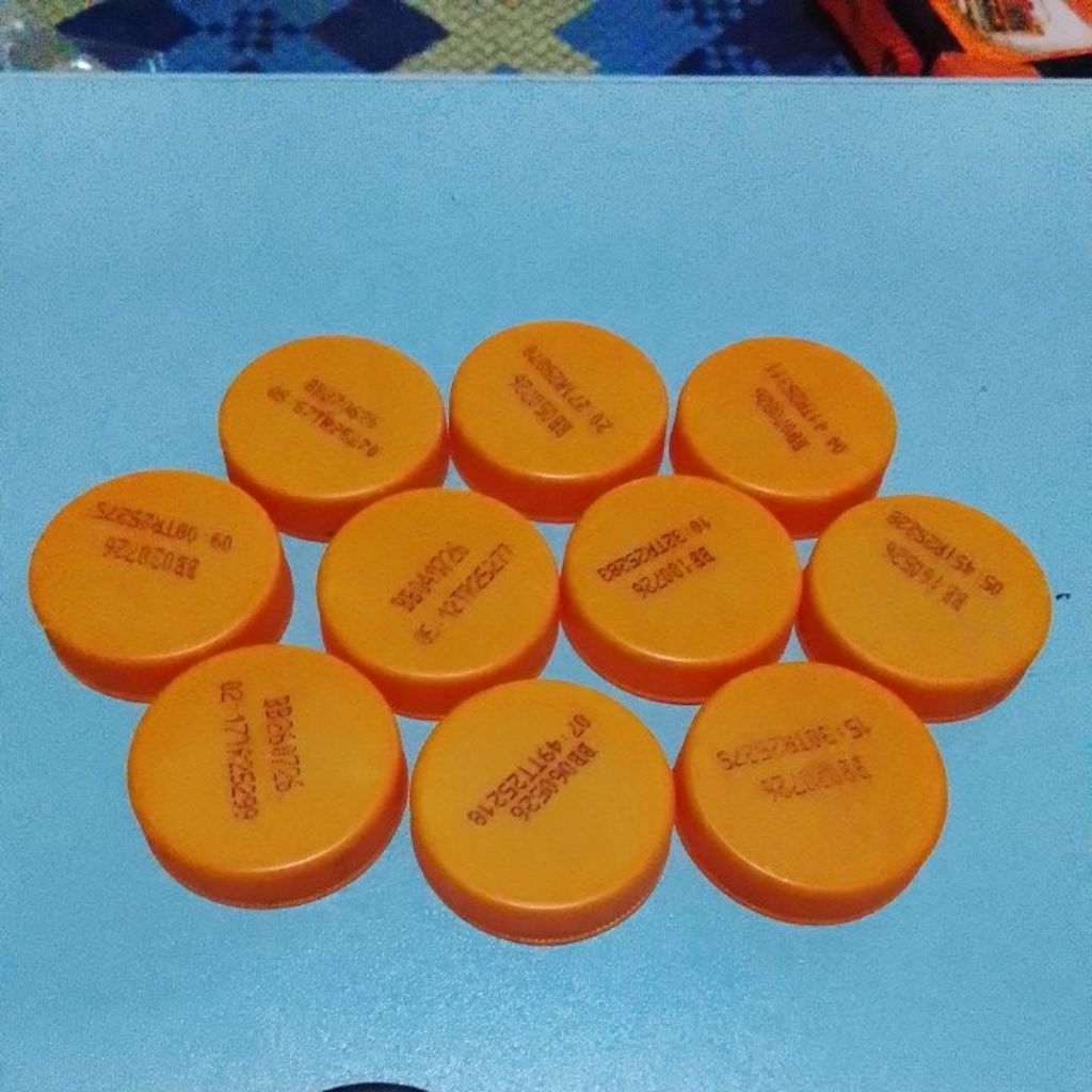 Tutup Botol Plastik Orange Bekas Bersih