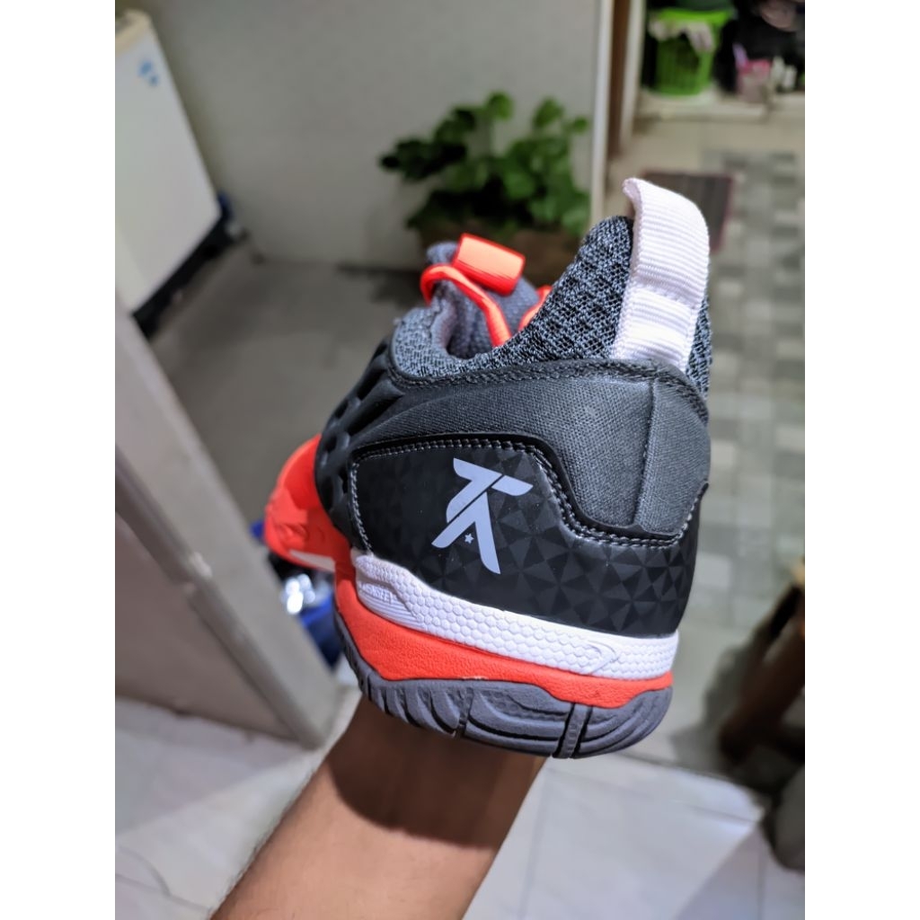 Sepatu flypower rio gold v1 size 45 Mulus +  box