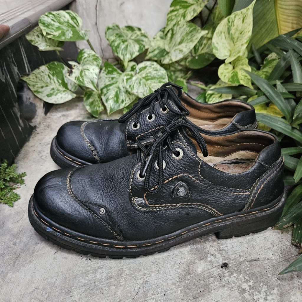 sepatu kasual second gats size 42(27cm)