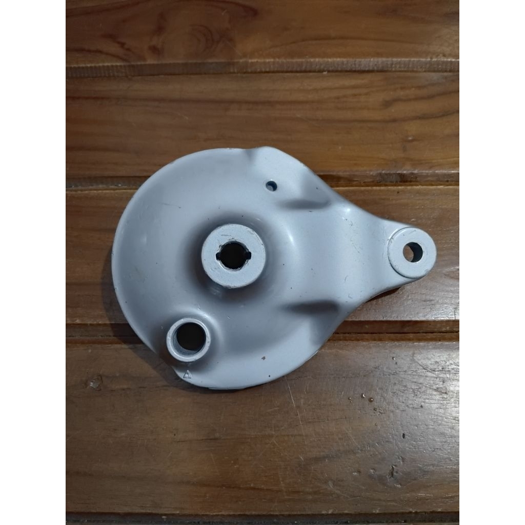 tutup tromol kmapas rem belakang honda c70,c700,c800 original copotan