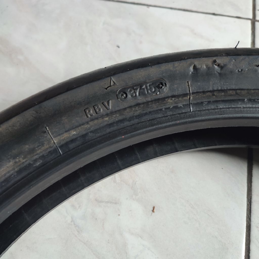 IRC RAZZO 221 90/80/17 2nd