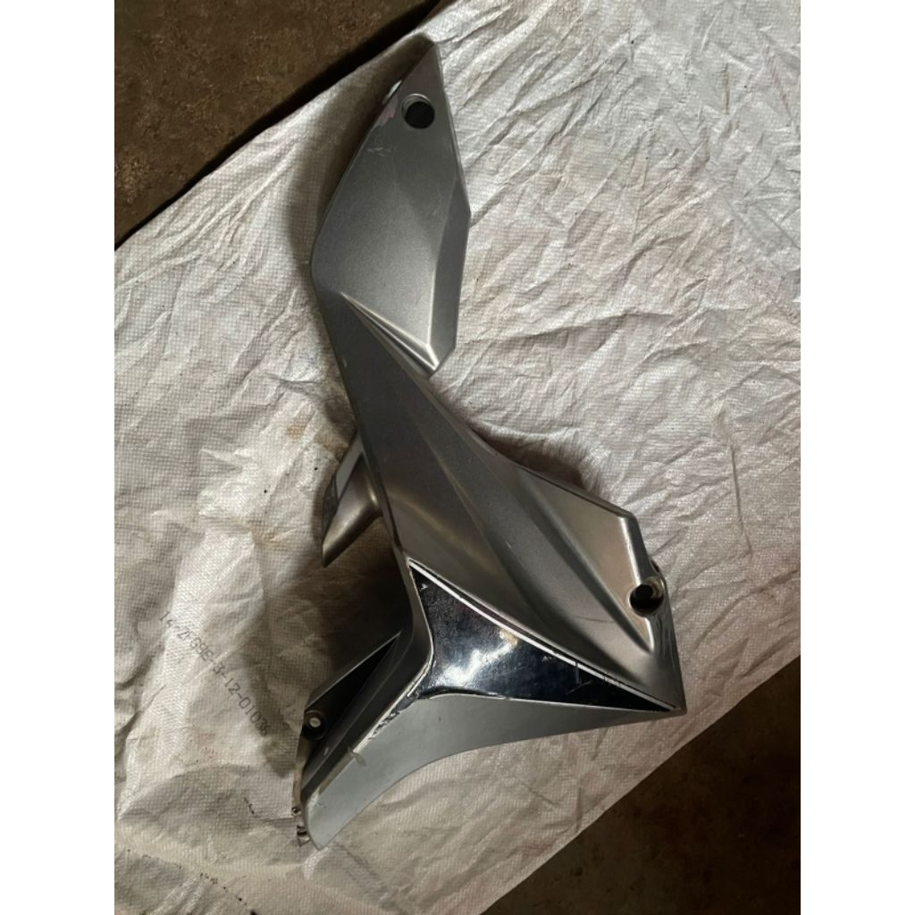 sambungan sayap bawah Honda Blade lama sebelah kiri Second original