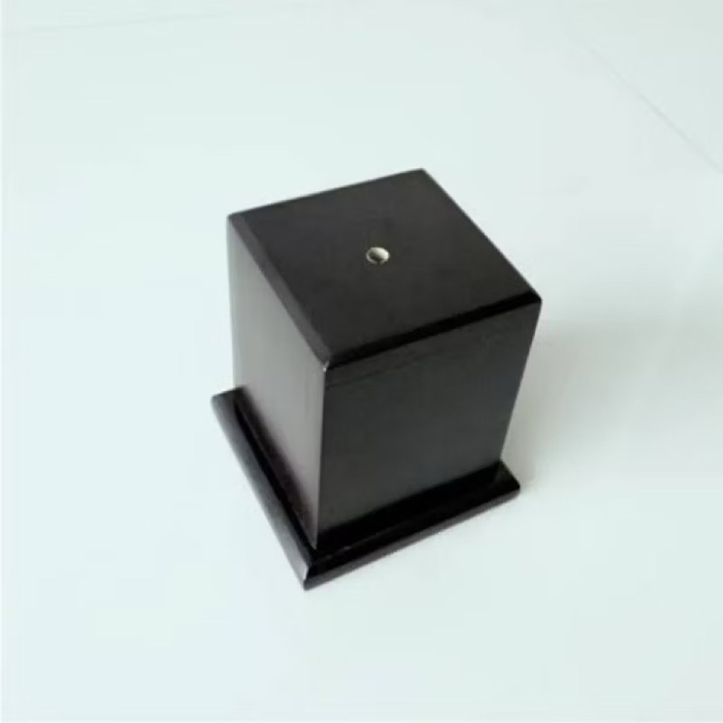 Tatakan Piala W4 & Mika Piala