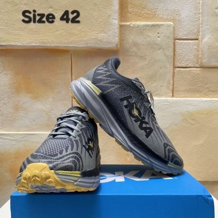 Sepatu olahraga Pria Hoka