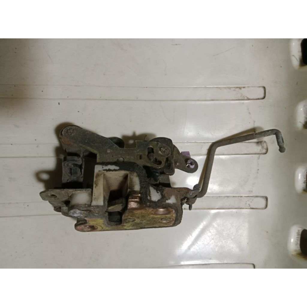 Door lock tengah kanan copotan panther LV,LM