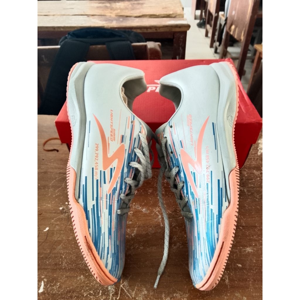 sepatu futsal ls reborn (preloved