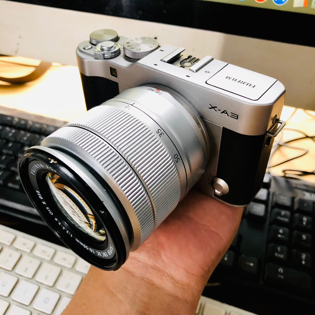 FUJIFILM XA3 Lensa Lit 16-50mm Kamera Mirrorless - Obscura Camera