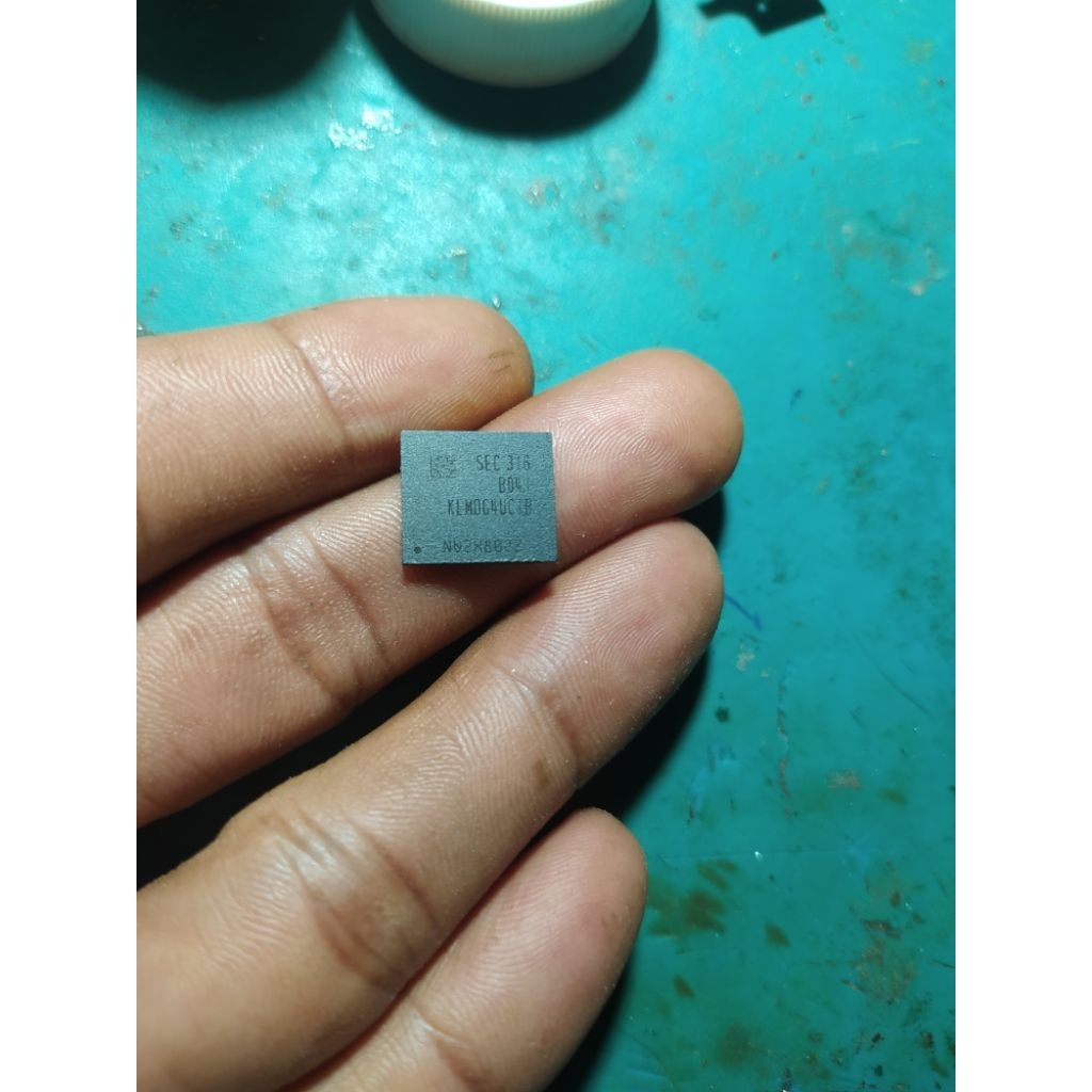 EMMC KLMDG4UCTB 128GB