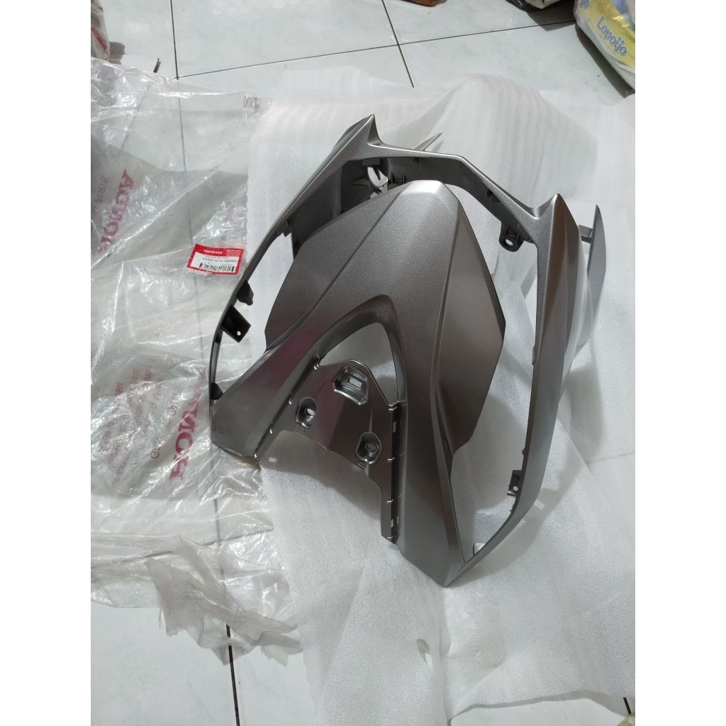 64301-K1A-N00MCS cover panel lampu depan beat K1A silver  (2020-2024) ORI AHM