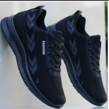sepatu sneaker pria wanita casual kekinian