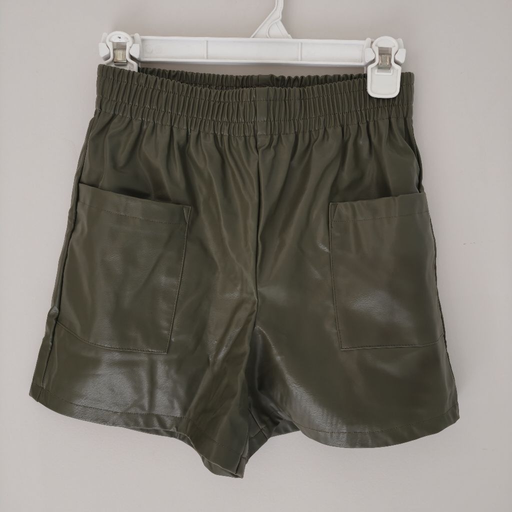 Celana pendek/ short kulit LC waikiki